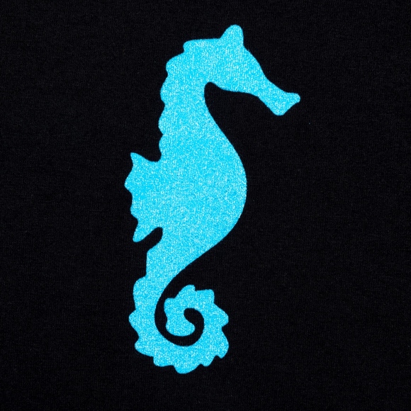 SEAHORSE Soft Fitted T-Shirt Women’s Top - Medium - NWOT - Picture 3 of 5